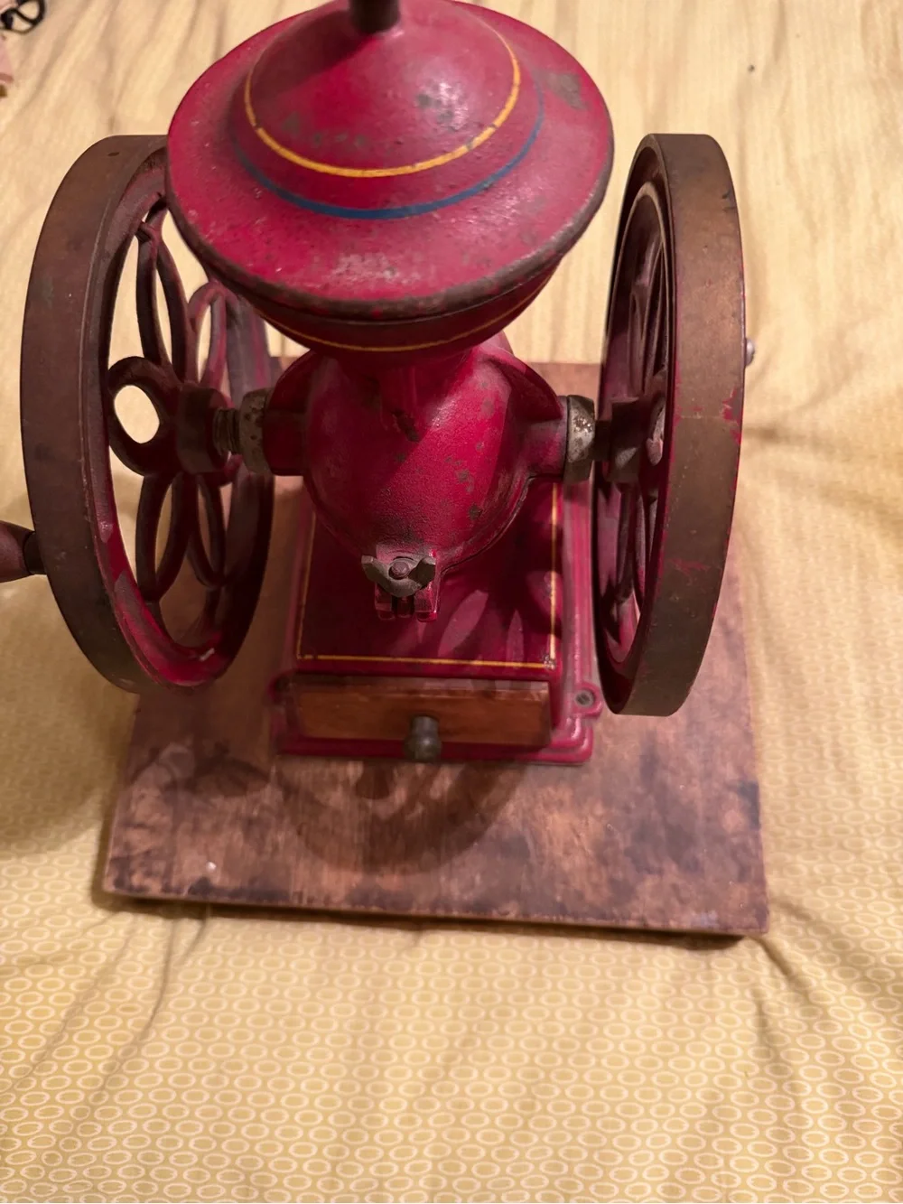 Red Vintage Manual Coffee Grinder - Classic Cast Iron Mill